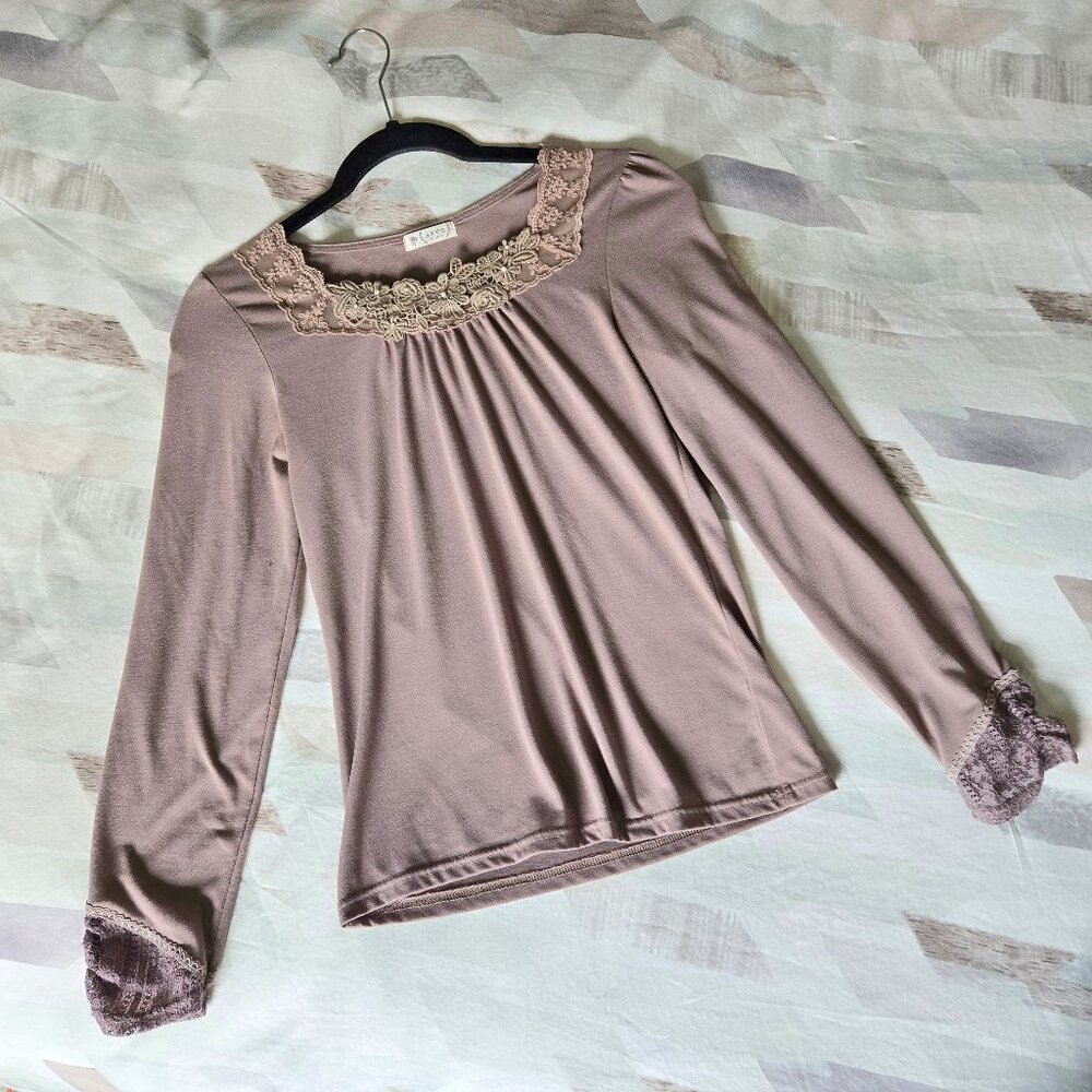 Axes Femme Lace Pullover Shirt